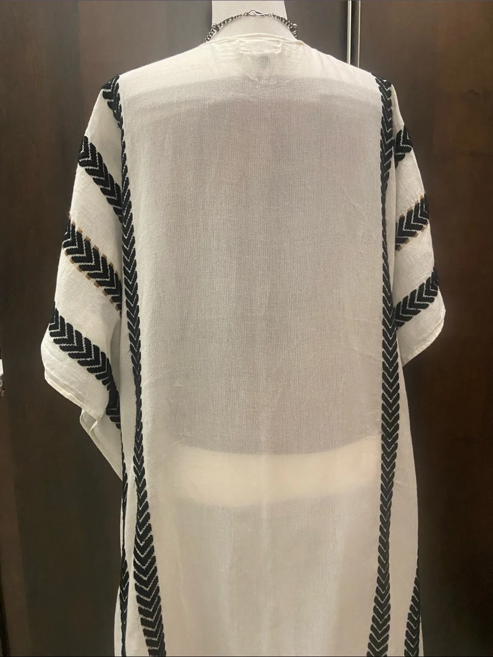 Universal Thread lightweight white